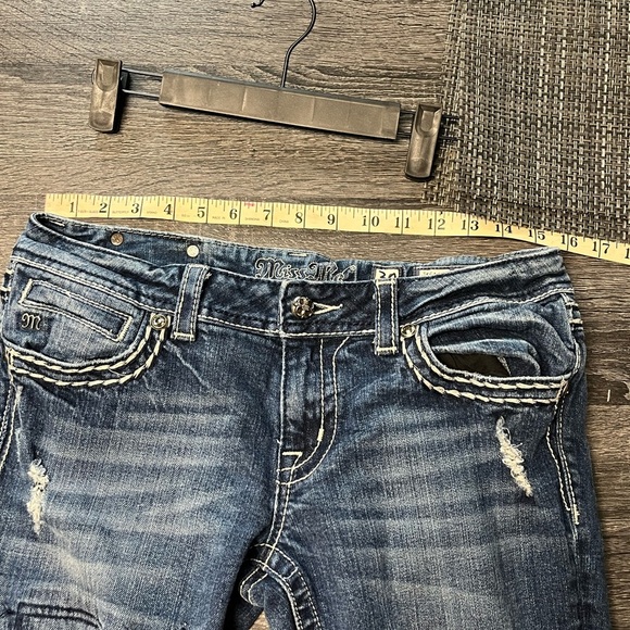 MISS ME DISTRESSED JEANS BLACK STONE INSERTS SKULL BUTTONS 30 X29 CAPRI - Picture 10 of 11